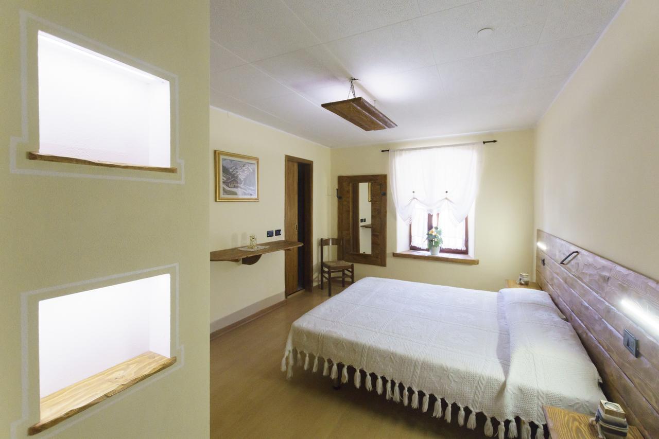 Albergo Roncone Eksteriør bilde