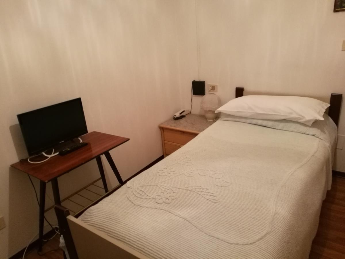 Albergo Roncone Eksteriør bilde