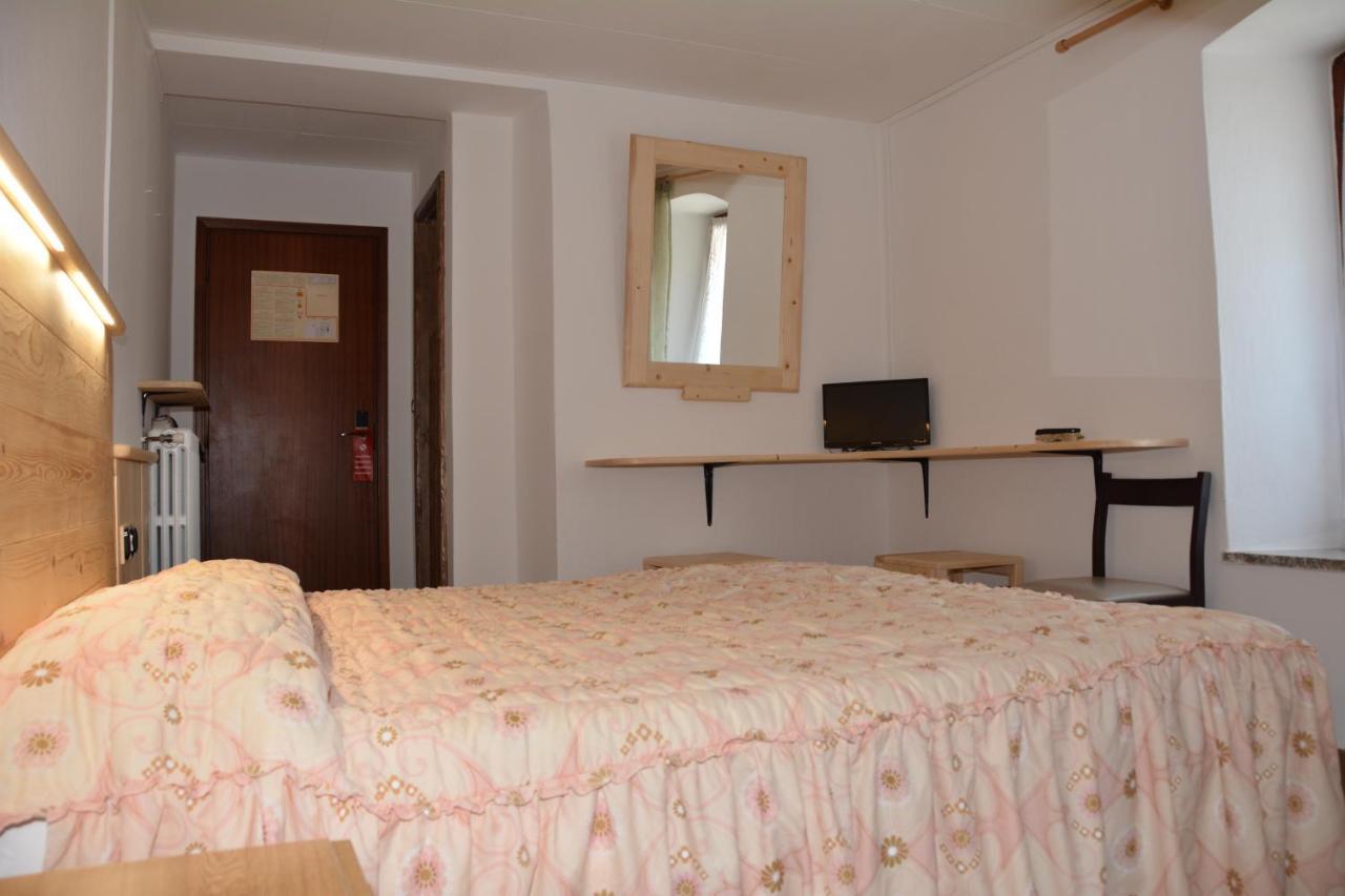 Albergo Roncone Eksteriør bilde